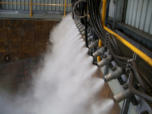 Sistema de supresión de polvo por pulverización que ahorra consumo de agua de alto rendimiento para el control del polvo